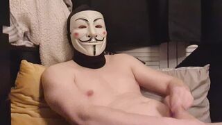 Watch me masturbating till I cum with my mask on!.