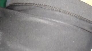 Entering with all his strength the straw on the cock.