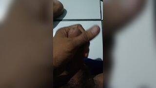 I masturbate sperm on the floor