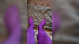 Cd shoe, foot fetish. Masturbate and cum on my nylon pantyhose feet.