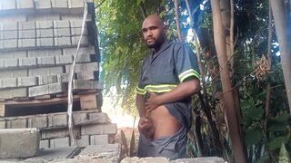 Worker masturbating minutes of construction blocks - 14 image