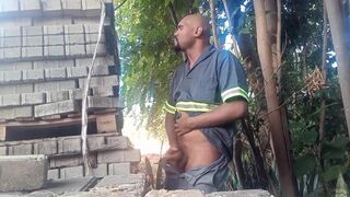 Worker masturbating minutes of construction blocks - 15 image