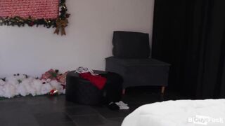 Weapons Grade Cock cant fit in muscle butt - 13 image