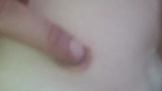 Chuchiyan muh me dale huye kaha se paani paani kar Diya aur patni ko chodne ke liye Bulaya