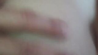 Chuchiyan muh me dale huye kaha se paani paani kar Diya aur patni ko chodne ke liye Bulaya