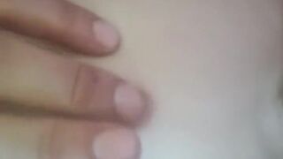 Chuchiyan muh me dale huye kaha se paani paani kar Diya aur patni ko chodne ke liye Bulaya