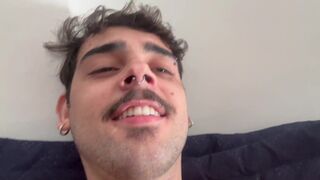 Lukinhas hitting and putting dick up his ass