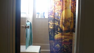 Playing In the shower masturbating