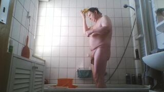 Andreas showers with golden shower