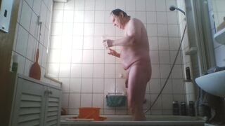Andreas showers with golden shower