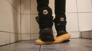 Buffalo Boots vs Baguette - 2 image