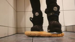 Buffalo Boots vs Baguette - 3 image
