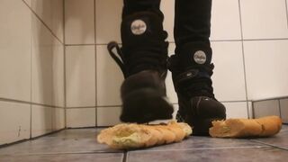 Buffalo Boots vs Baguette - 5 image