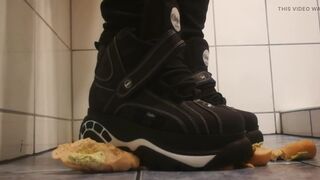 Buffalo Boots vs Baguette - 7 image