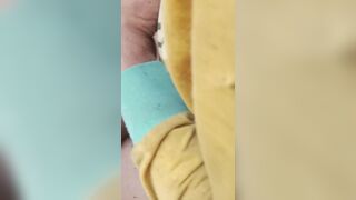 Adults are shaking under palm trees - 11 image