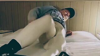 Exposure on all fours