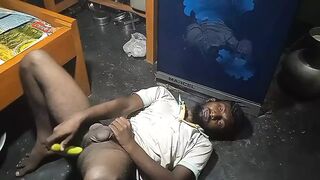 Indian gay boy fuking her big ass in cucumber ???? - 1 image
