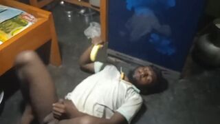 Indian gay boy fuking her big ass in cucumber ???? - 5 image