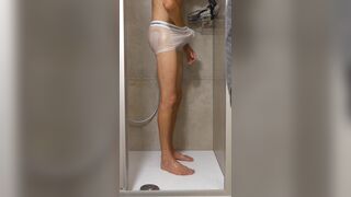 Hot twink squirts ???? in the shower