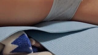 Continuous ejaculation in panties! Continue to shake your hips while covered with overflowing semen