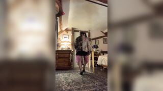 Dressed with a short black skirt with lace for a night out - 8 image