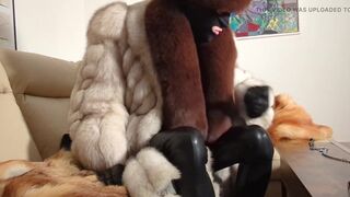 Hermelin - fur, boots and the scale. - 6 image