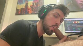 he suck my big dick after gaming