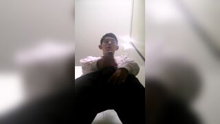 Thai College Student masturbate until cum at college toilet - 15 image