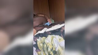 Fucking my bussy until I cream