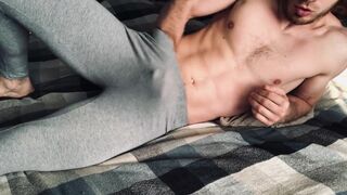 I MASTURBATE and CUM in GRAY LEGGINGS after Training! Male orgasm! Russian home video of a straight man! - 12 image