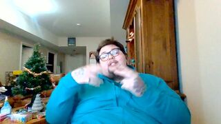 Balls Went from Extremely Itchy Filled up n Busting Large Sperm Load onto Leather Chair