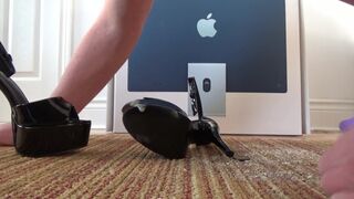 Sticky stuff on black platform - 15 image