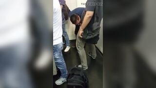 Banheiro WC putaria e mamada 7 - 5 image