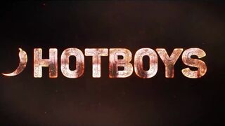 Tattooed bodybuilder fucking hottie!