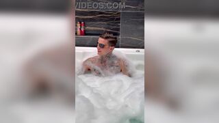 Watch Euerickdiaz's skinny body struggle to take on Diaz's massive dick