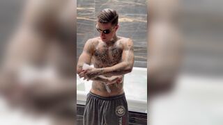 Watch Euerickdiaz's skinny body struggle to take on Diaz's massive dick