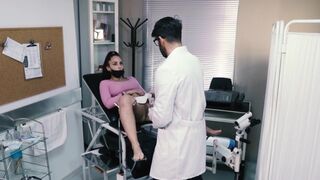 Medusa & Nick Moreno explore each other's pink pussies and oil-drenched vaginas