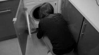 Miadefrance's intense anal adventure with a sex machine - A naughty amateur brunette's intense orgasm!