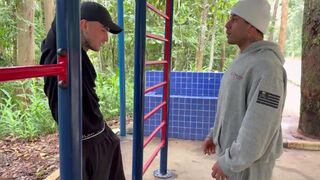 Maloka & Euerickdiaz get wild in public park with personal trainer
