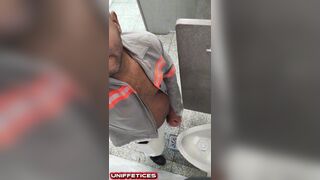 TheBlack HunterR masturbates in the bathroom and gets a big surprise! - 3 image