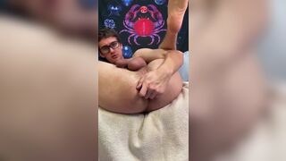 Harlowjerk's massive butt plug makes him cum hard as he pounds himself from behind