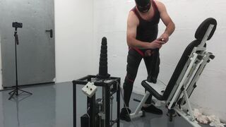 Mrspeedy's kinky solo machine: Huge plug & mask for anal play