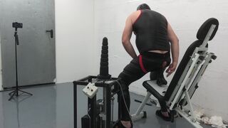 Mrspeedy's kinky solo machine: Huge plug & mask for anal play