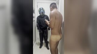 DarioGx10 & Menino de Recife have a steamy homemade threesome with a delivery guy