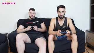 Zeus Ray and Magic Javi bet their friends to fuck their skinny bodies while gaming - 3 image