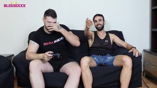 Zeus Ray and Magic Javi bet their friends to fuck their skinny bodies while gaming - 6 image