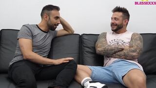 Zeus Ray agrees to suck John Brachalli's big cock while he plays and gets a hot surprise - 4 image
