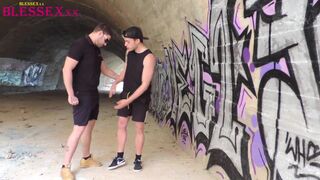 Magic Javi and Crunch Kevinlauren take turns on a straight guy in public - 3 image