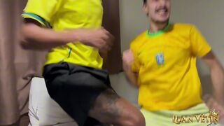 Ian Surfista and Luan Vetin watch Brazil vs. Haiti with their bisexual friend in public - 5 image
