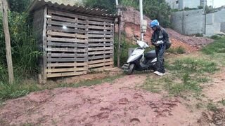 Hot Brazilian beauty Junior Delao gets a motorbike delivery & deepthroats for cash - 1 image